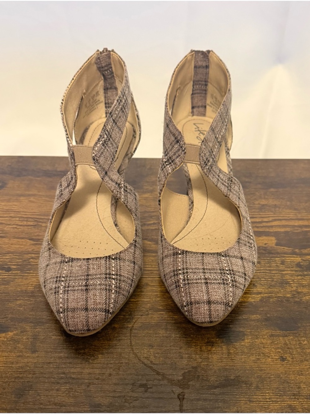 Plaid Crisscross Pointed-Toe Women’s Stride rite Flex in Brown Size 7W
